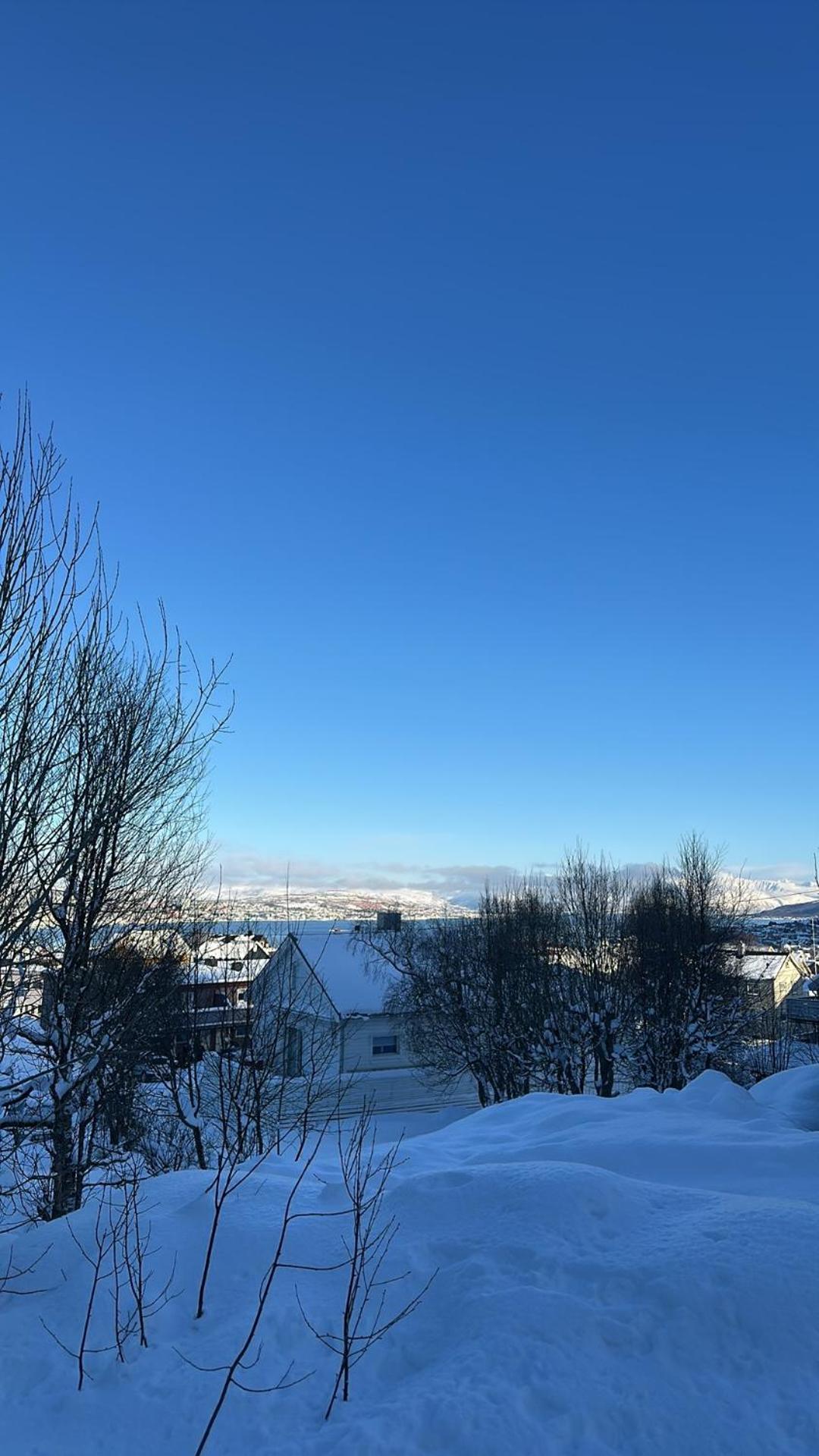 Appartamento Rom Sentralt I Tromsø Esterno foto